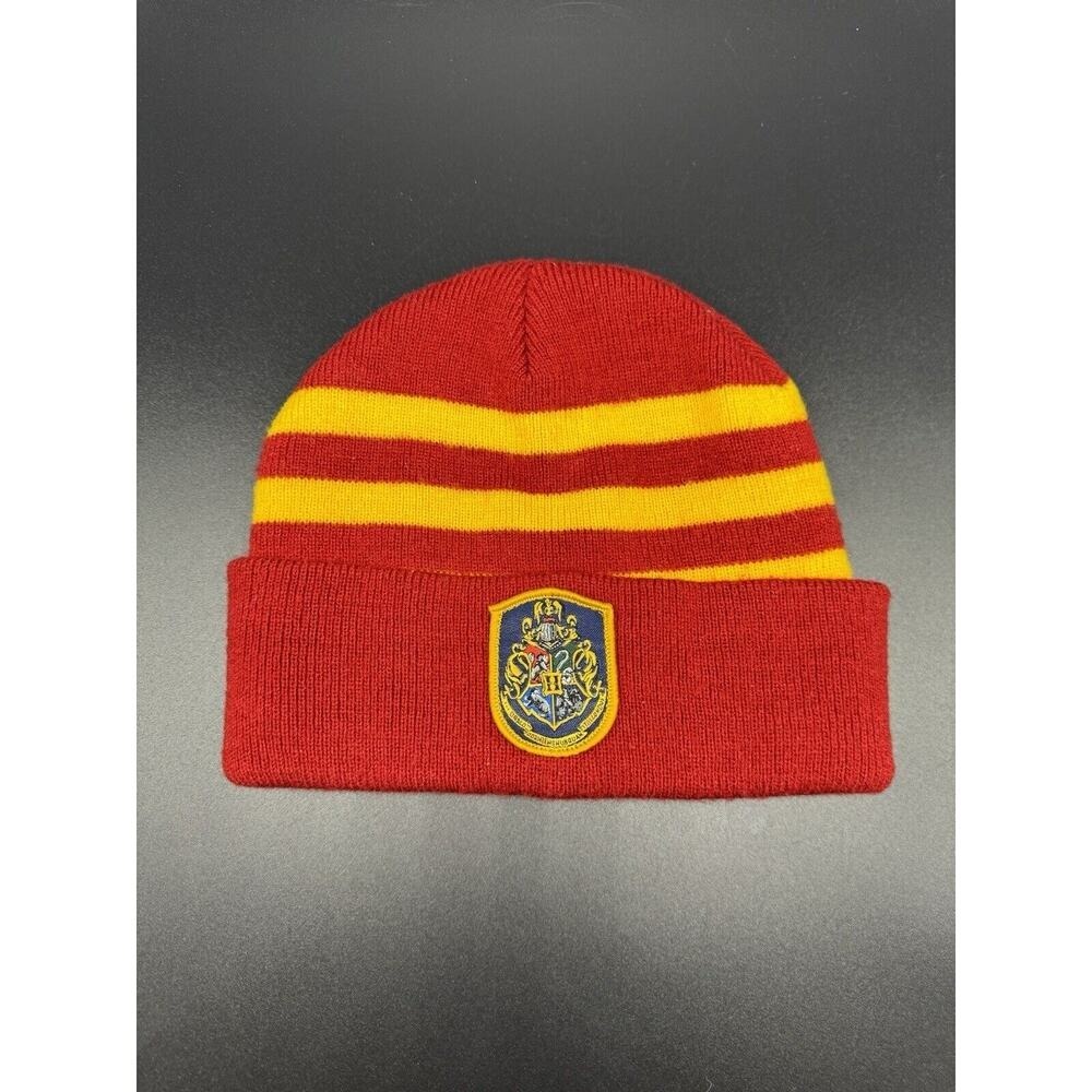 Harry Potter GRYFFINDOR BEANIE Red Yellow Hat w/ Crest Knitted